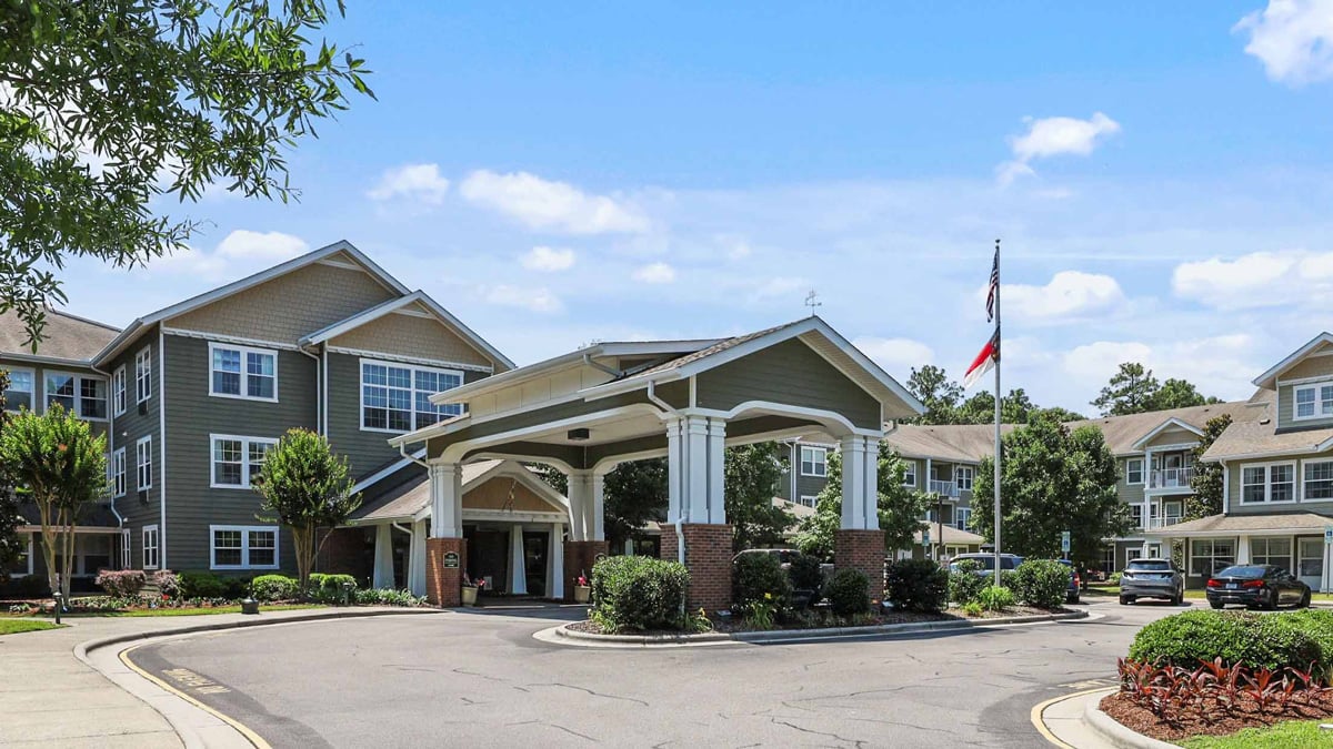 Exterior view of Southern Pines Gracious Retirement Living
