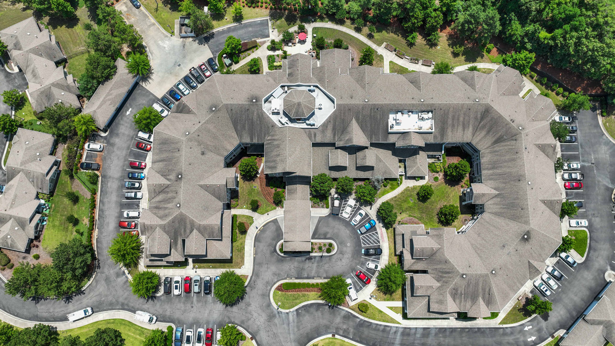 Exterior view of Southern Pines Gracious Retirement Living